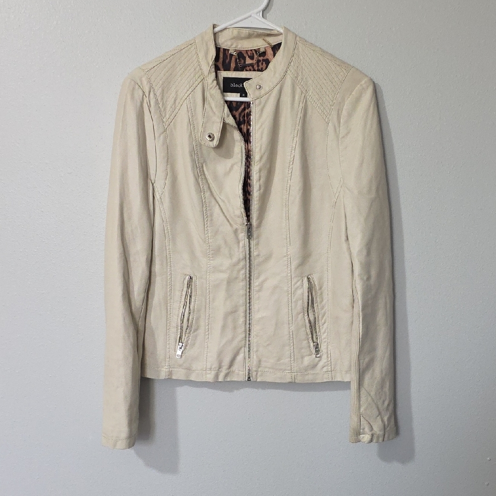 Black Rivet Beige Leather Jacket with Zipper